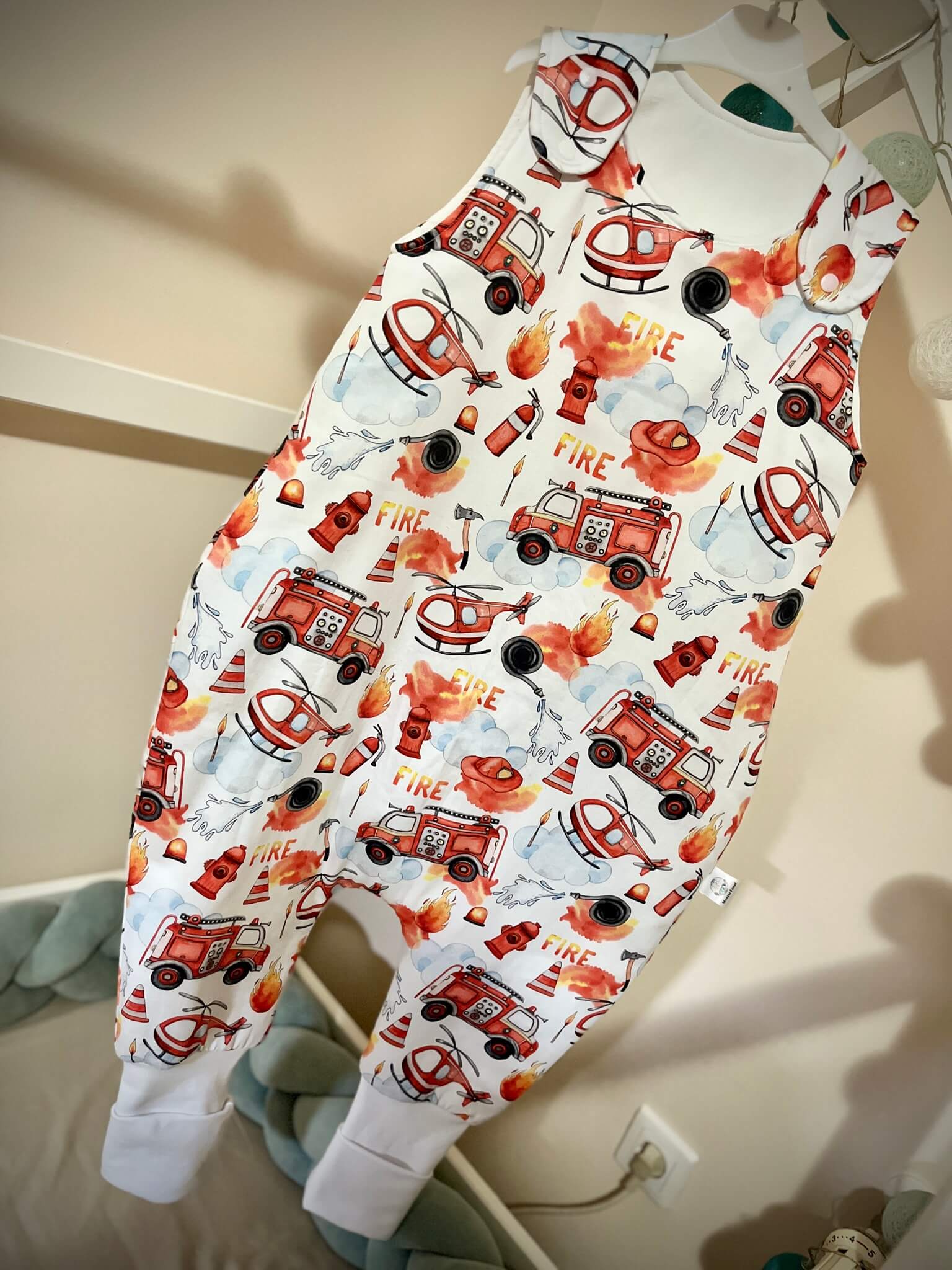 327118EC-C126-42A7-AAC9-1D44498047CC