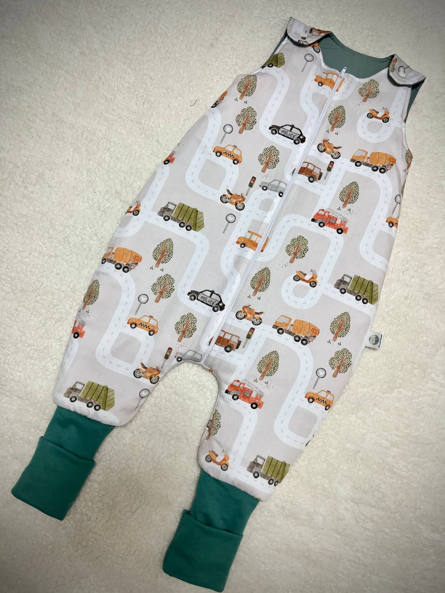 F0E19903-93B7-4A0B-BC21-7867F77654B2