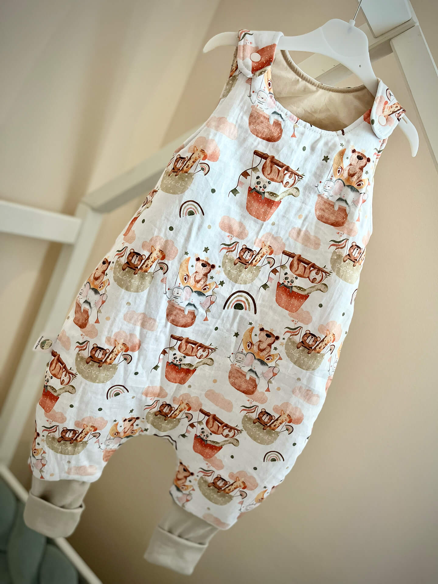 tipego-halozsak-edes-allatok-a-felhok-kozott